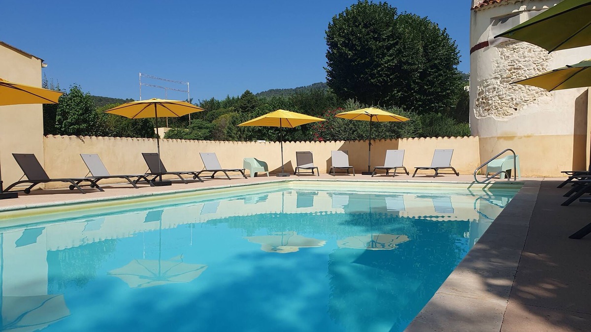 Manosque Hotel | Hôtel Le Mas Des Quintrands
