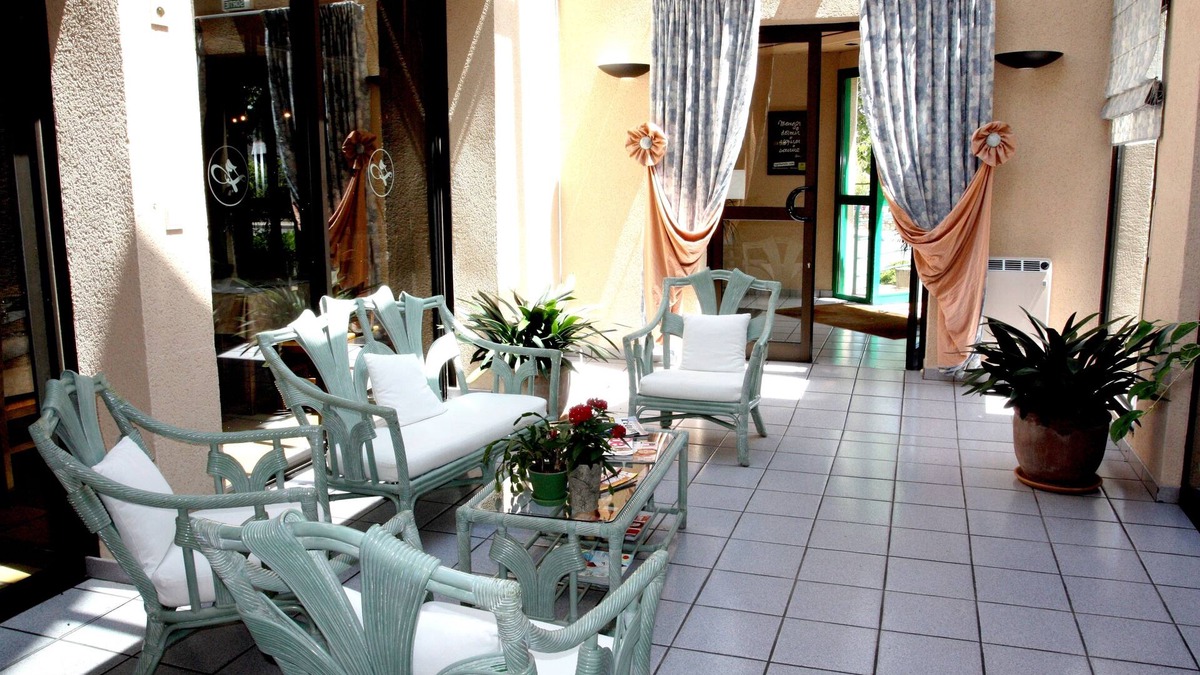 Baraqueville Hotel | Hôtel Le Palous