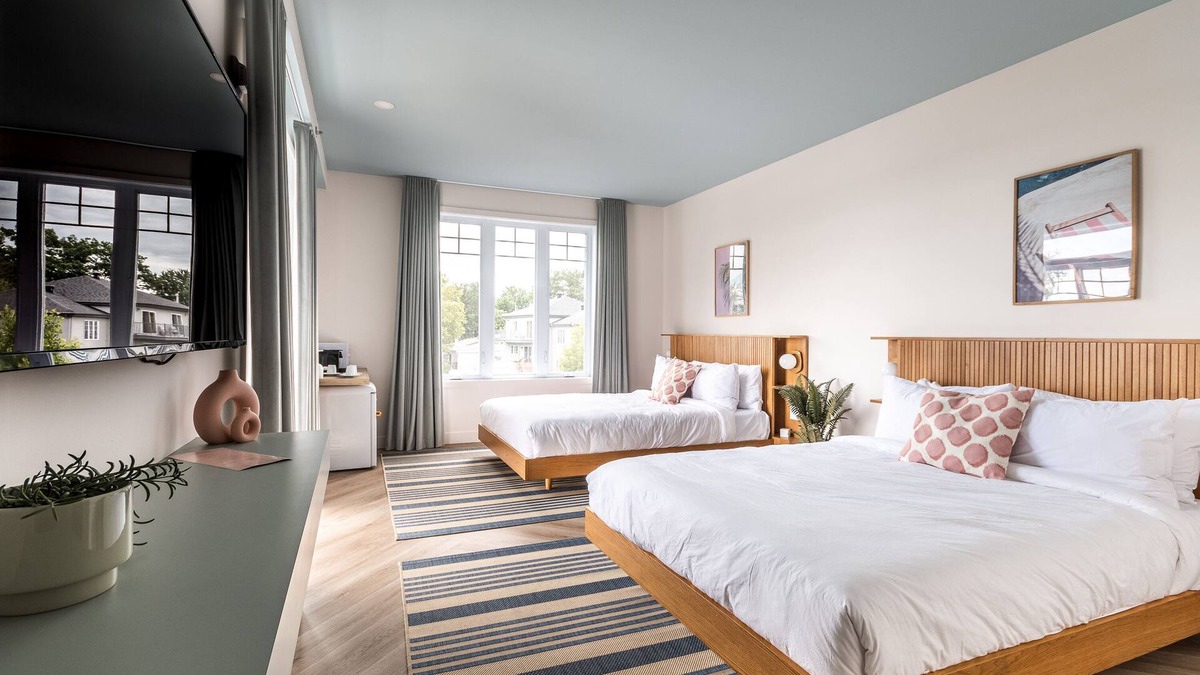 Venise-en-Quebec Hotel | Hôtel Le Rosay