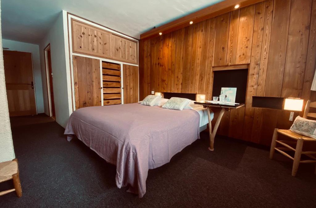 Val-d'Isere Hotel | Hôtel les Lorès