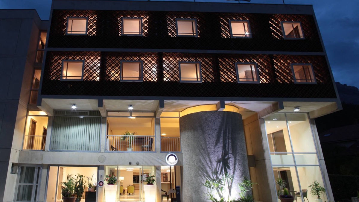 Meylan Hotel | Hôtel Les Trois Roses, Grenoble Meylan