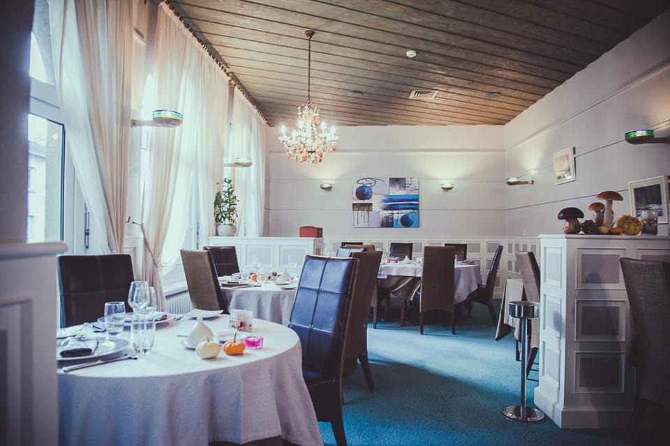 Yssingeaux Hotel | Hôtel Logis Le Bourbon