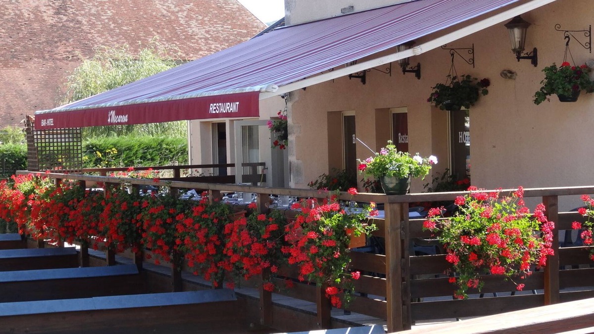 Pouillenay Hotel | Hôtel Macarena
