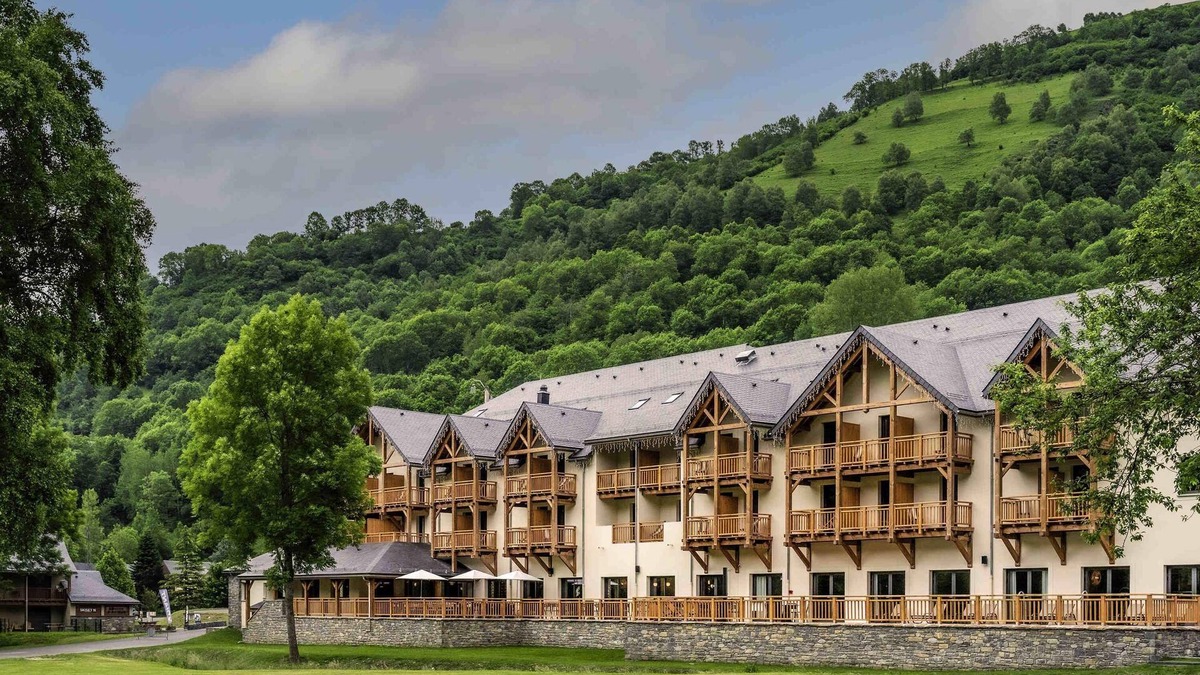 Peyragudes Hotel | Hôtel Mercure Peyragudes Loudenvielle Pyrénées