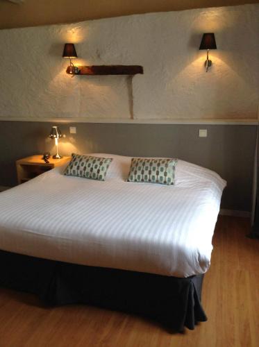 Saint-Jean-d'Angely Hotel | Hôtel Restaurant de la Place