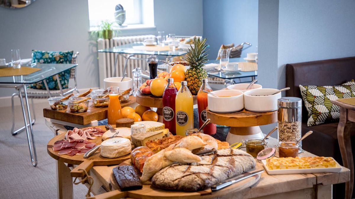 Replonges Hotel | Hôtel Restaurant Gastronomique La Huchette