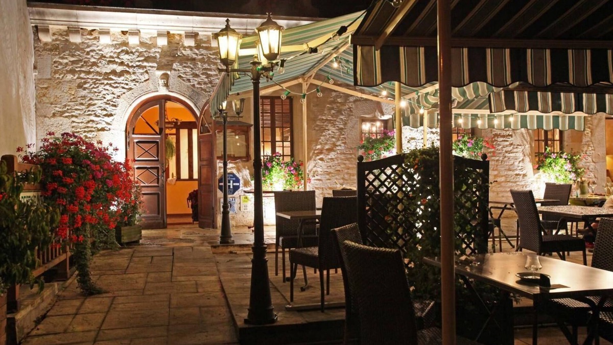 Beze Hotel | Hôtel Restaurant Le Bourguignon
