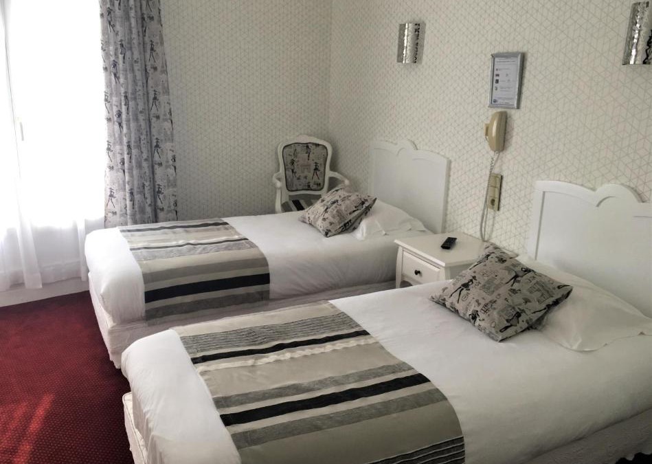 Jassat Hotel | Hôtel Restaurant Le Grillon