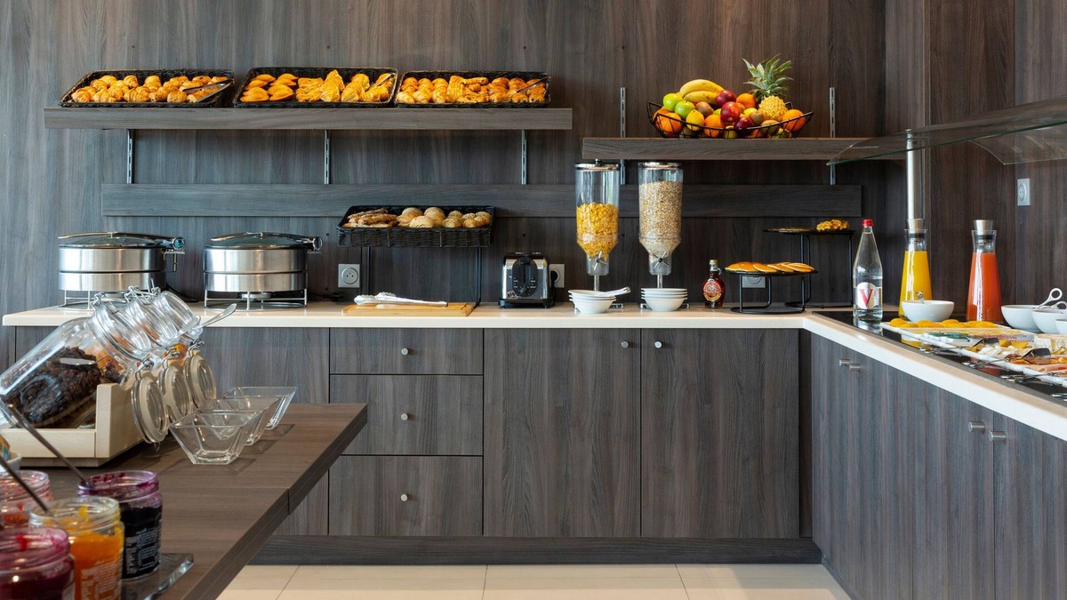Plaisir Hotel | Hôtel Roi Soleil Prestige Plaisir - St Quentin