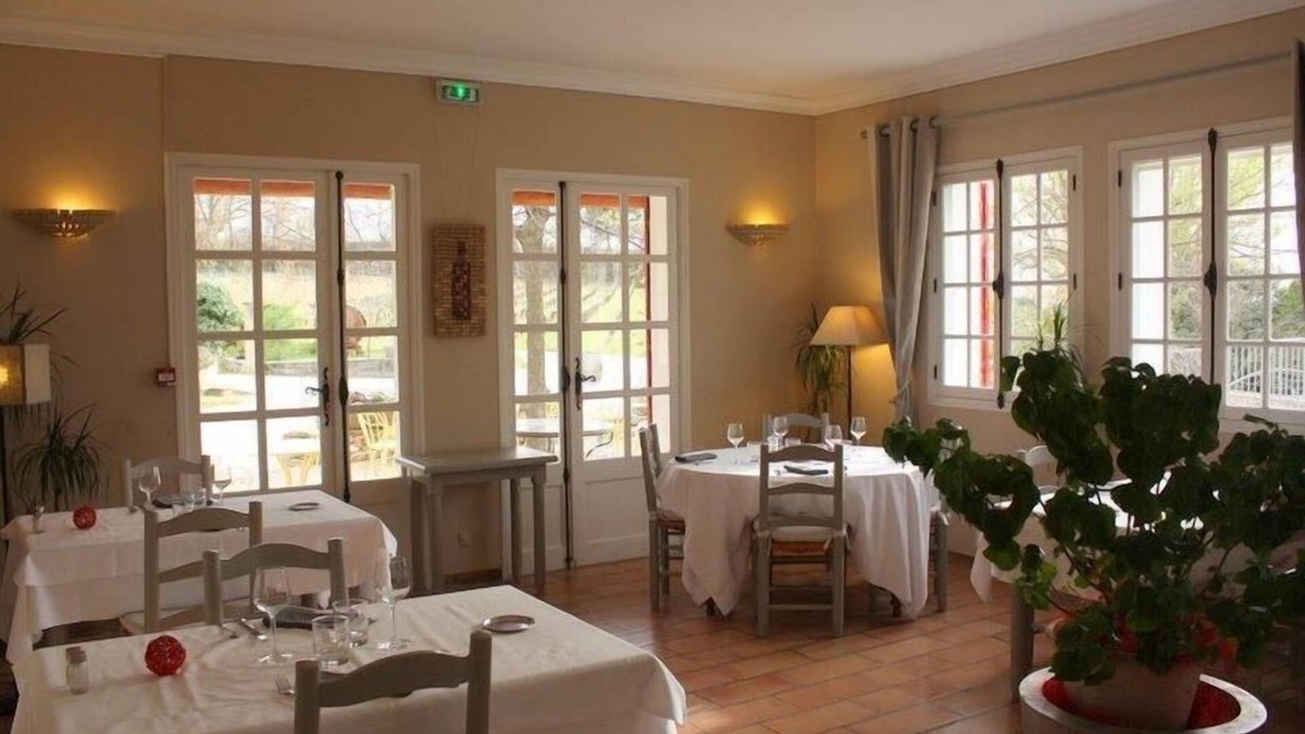 Seguret Hotel | Hôtellerie du Domaine de Cabasse