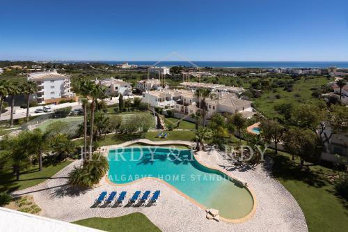 Telheiro Apartment | H&H - RARE Amazing Apartment with Panoramic Sea Views near to Meia Praia Beach & Lagos center