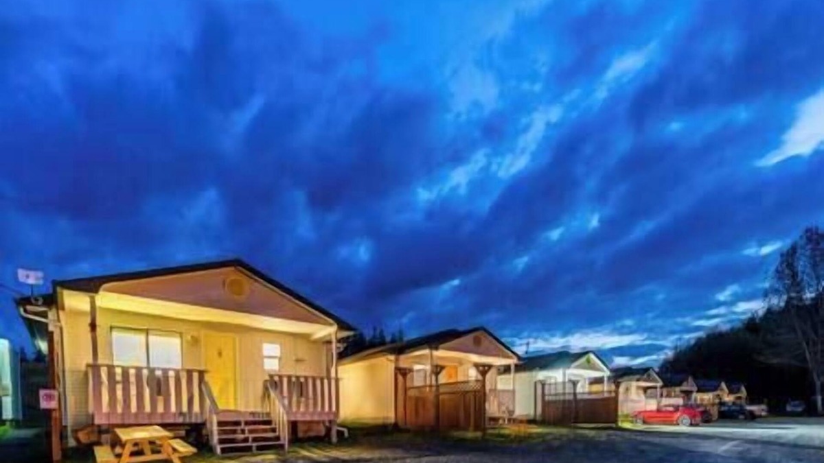 Alert Bay Cabin | (H) Standard Double Cabin (pet friendly)