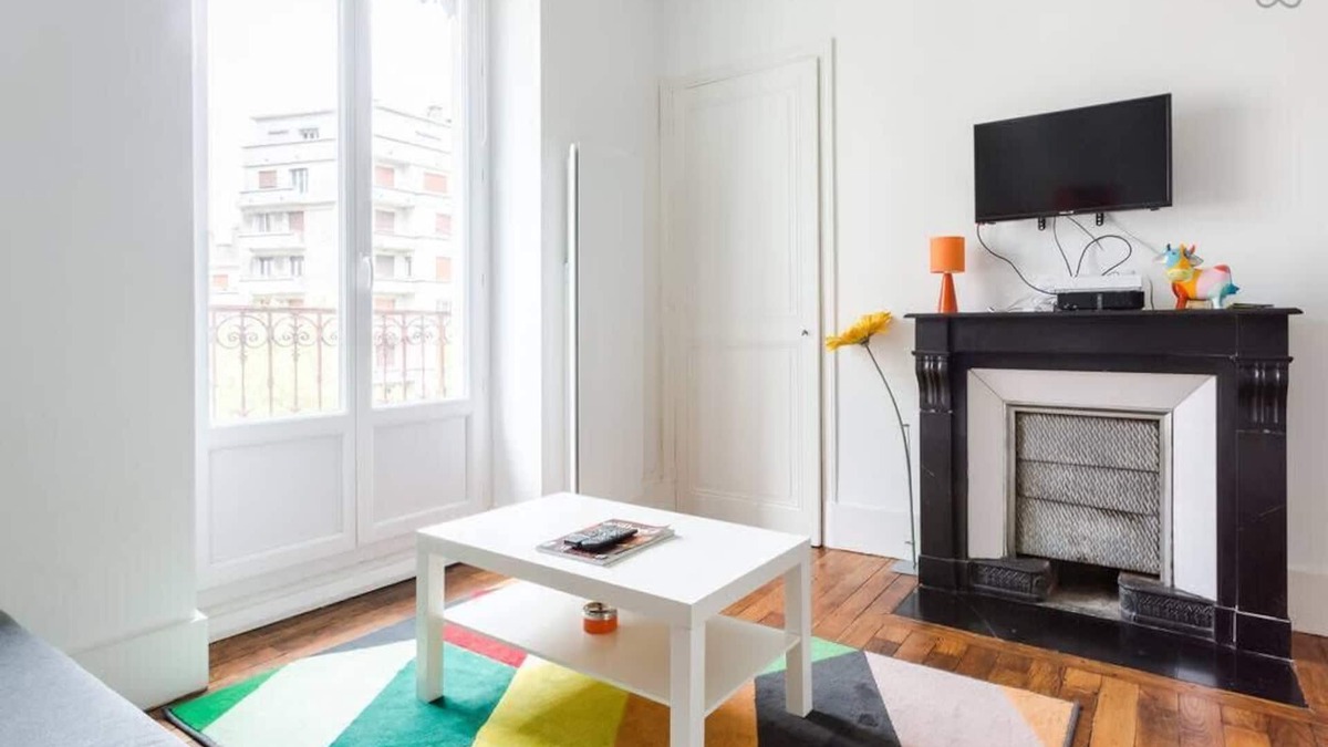 Quartier Chorier-Berriat Apartment | #H0 | Le Jaurès 🍊| T2 fully equipped | Balcony, wifi