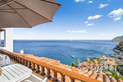 Avalon House | H1872 - Hamilton Cove Villa 18-72