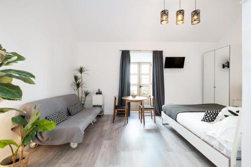 La Merced Apartment | H2M Hiniestrosa Studio french Balcony AACC WIFI