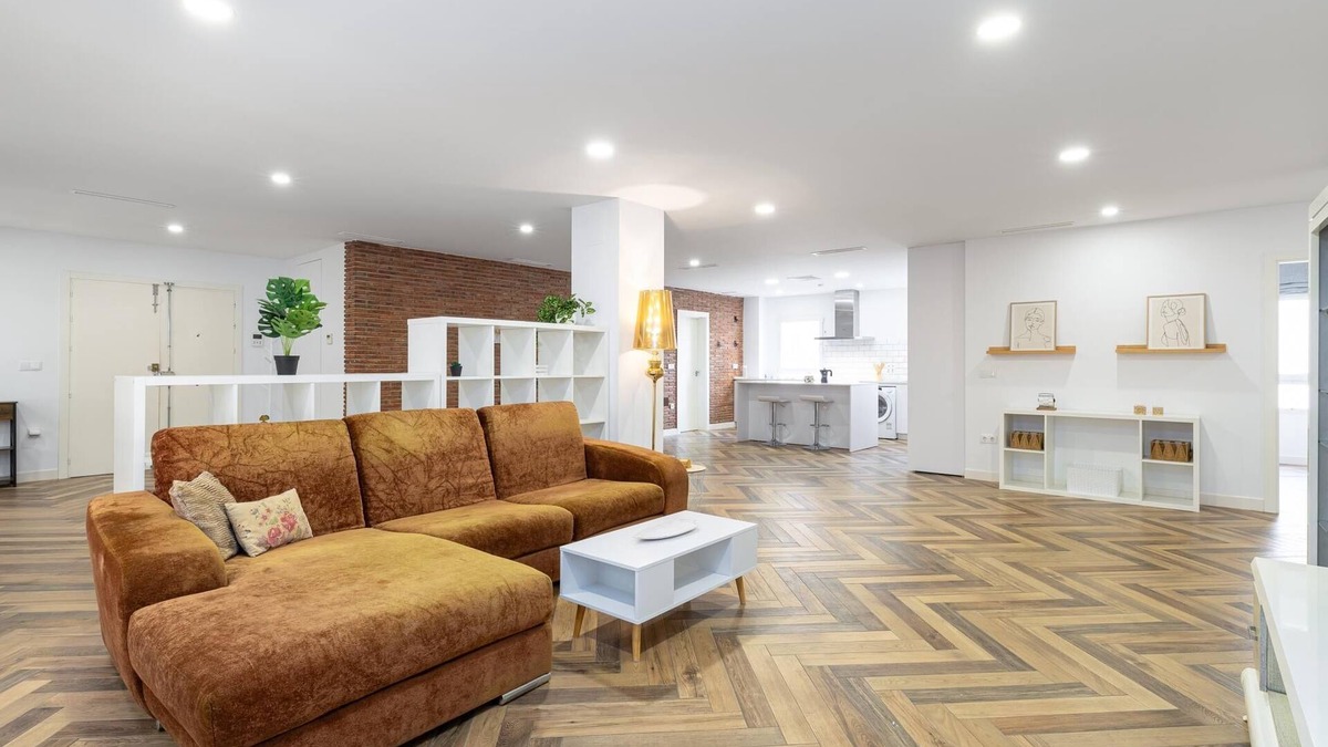Perchel Sur Apartment | H2M Pasaje Nobleja close Train St, SmartTv, AACC