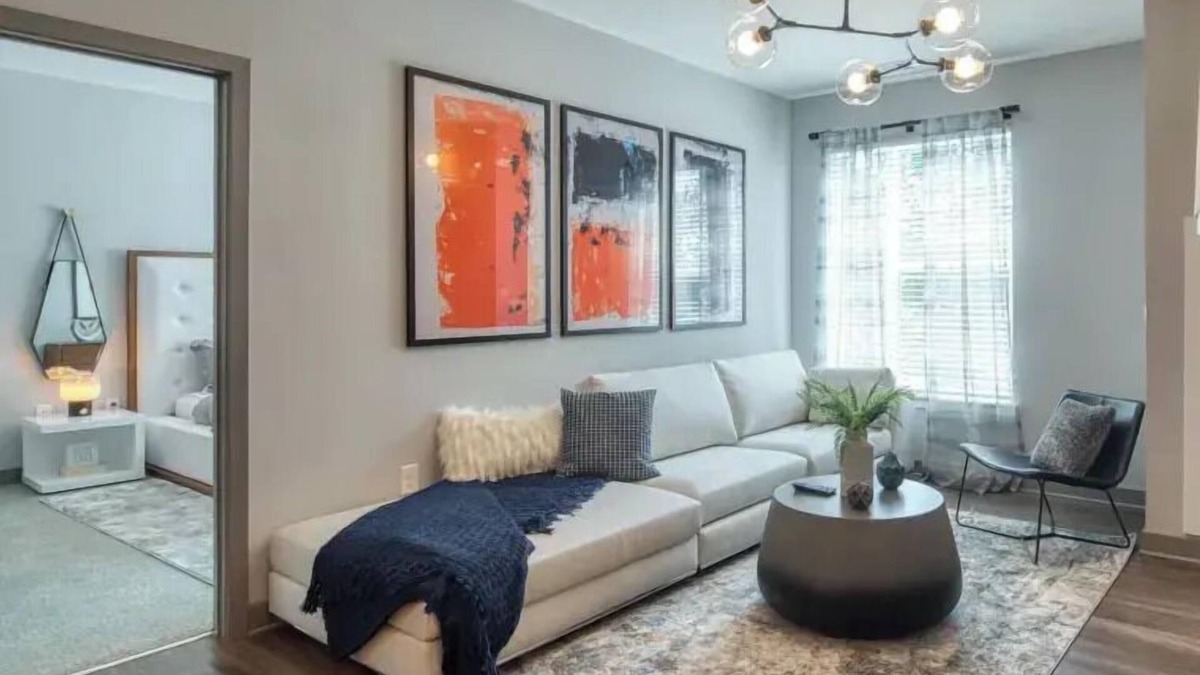 Coliseum Central Apartment | H4N Ellipse Urban | 1Bd Apartment Near Peninsula Town Center