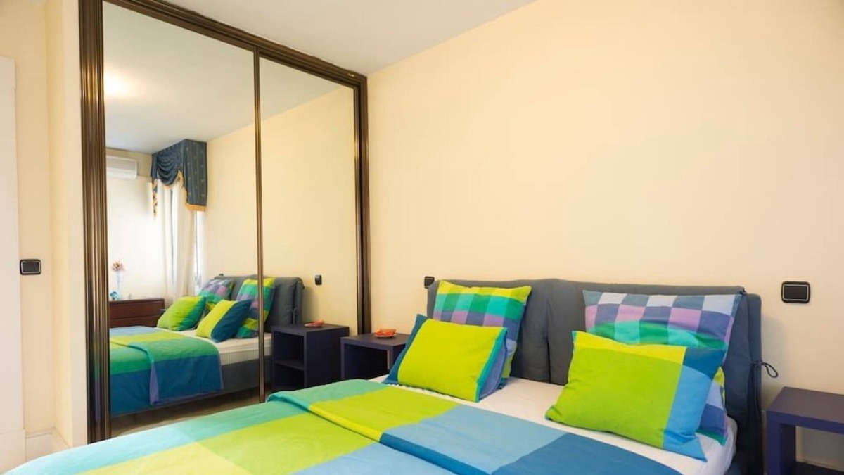 Mostoles House | Habitación Doble. Desayuno Continental Wifi A/C