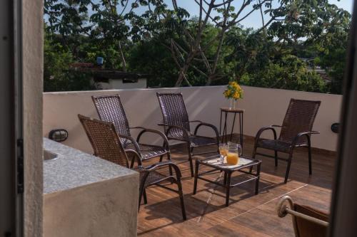 Encarnacion House | Habitaciones con amplia terraza