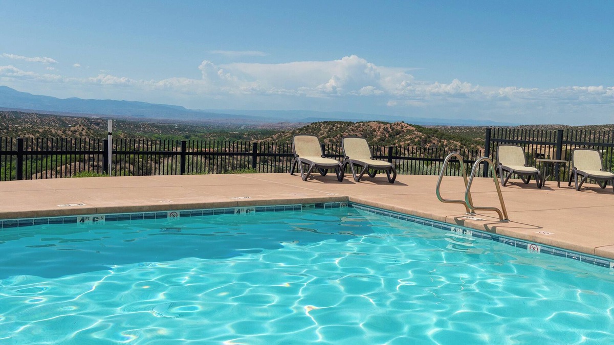 Tesuque Condo | Hacienda Artist Paradise - Luxury Villa with Mountain Views