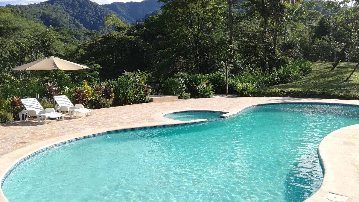 Parrita House | Hacienda Mil BellezasnLodge with Private 40ha Jungle Reserve and Large Pool