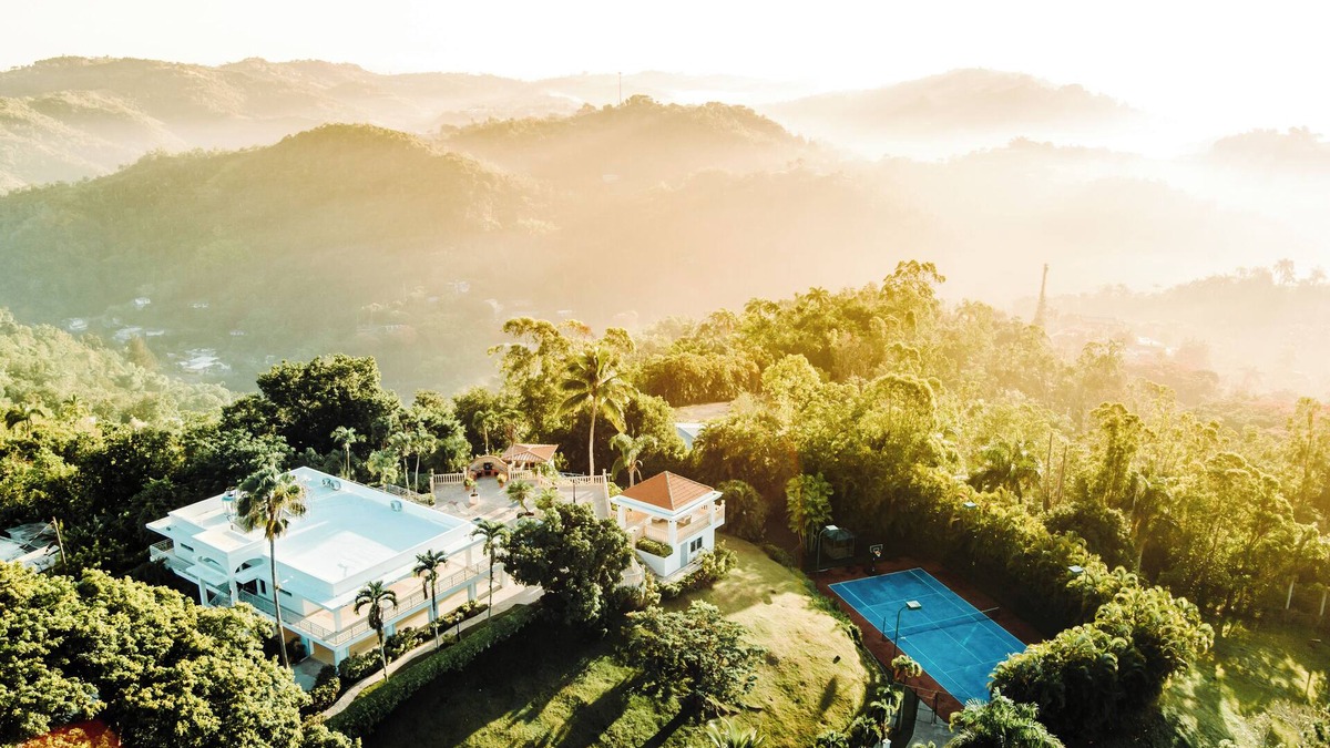 Cidra Villa | Hacienda Trinity! A family place where you can enjoy our facilities: take a look