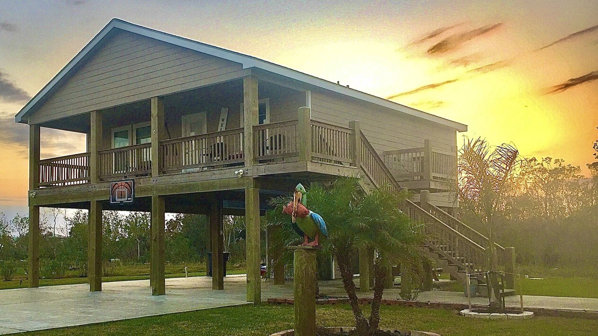 Hackberry House | Hackberry Hideaway II Water View On Lake Calcasieu