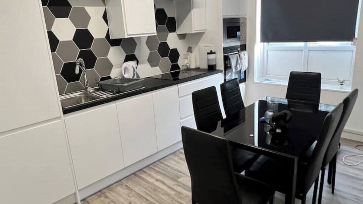 Upper Clapton Apartment | Hackney Haven!