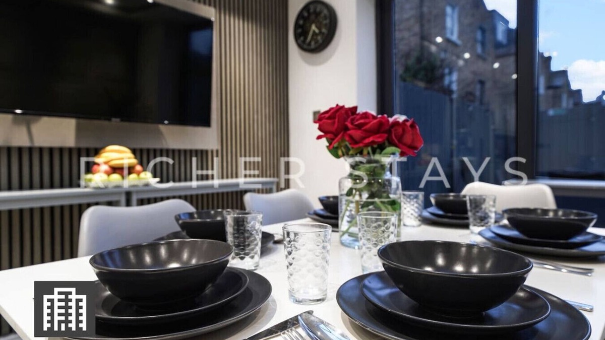 Hackney Downs House | Hackney Suites - Double En-suite Room (B1)