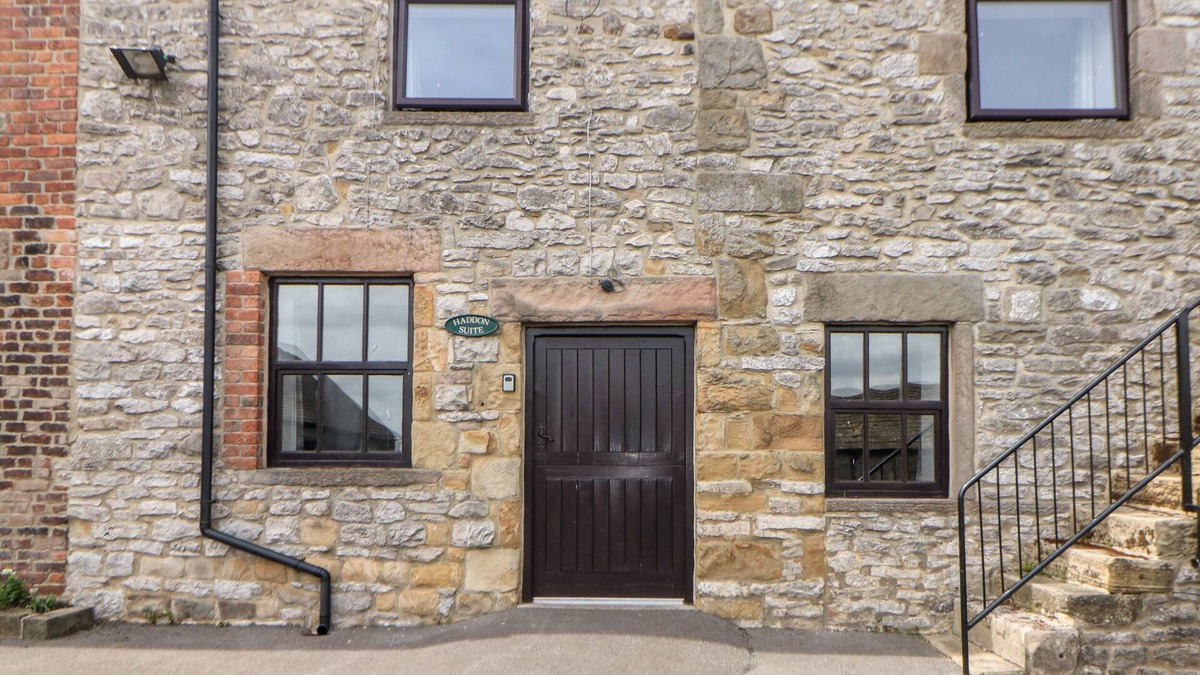 Over Haddon Cottage | HADDON COTTAGE, pet friendly, character holiday cottage in Bakewell