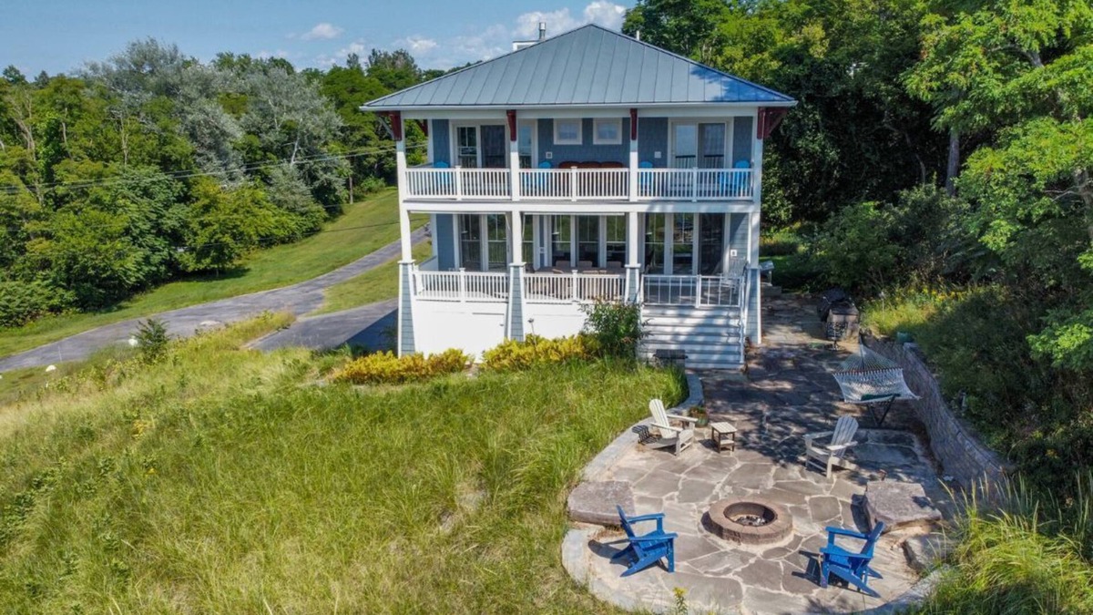 Northern Lower Peninsula House | Hadrian's Bluff Family Retreat Overlooking Lake Michigan
