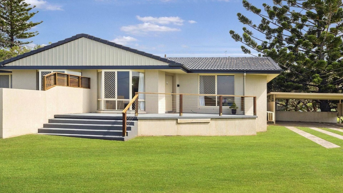 East Ballina House | Haere Mai 2 - Comfortable Stroll to Shelly Beach