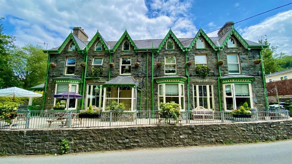 Llanbedr Hotel | Hafan Artro