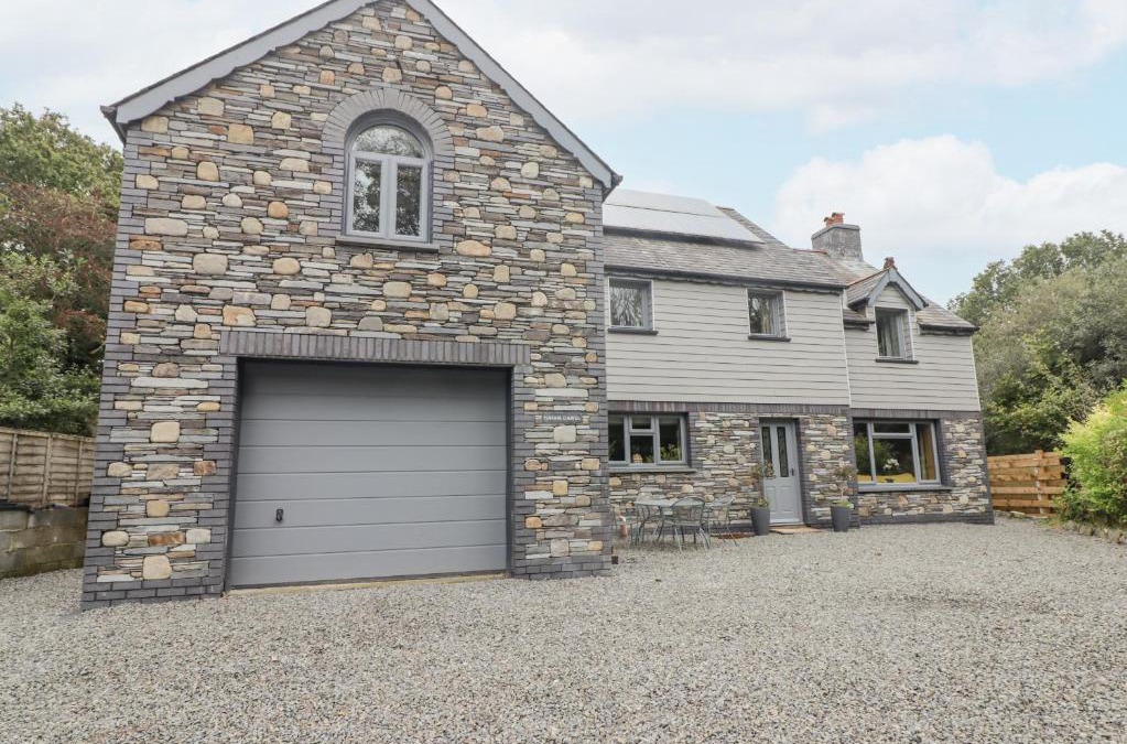Clydey House | Hafan Dawel