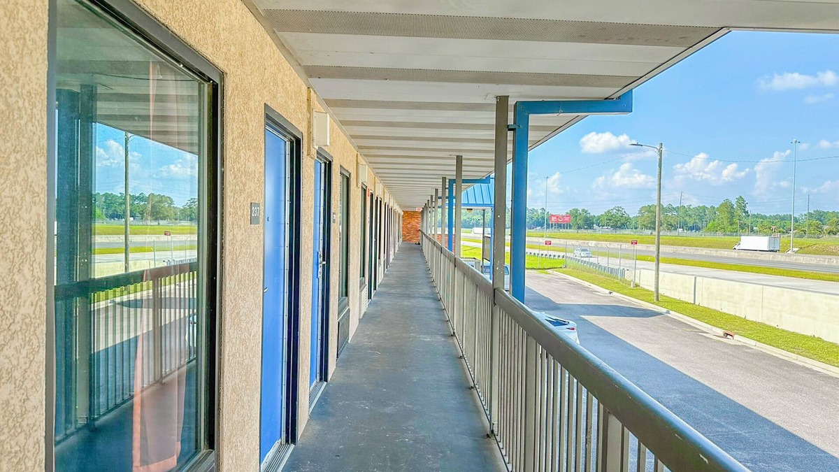 Hahira Hotel | Hahira Inn By OYO near Valdosta