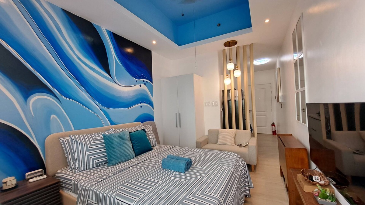 San Fernando Apartment | Hailey's Crib @ Azure North