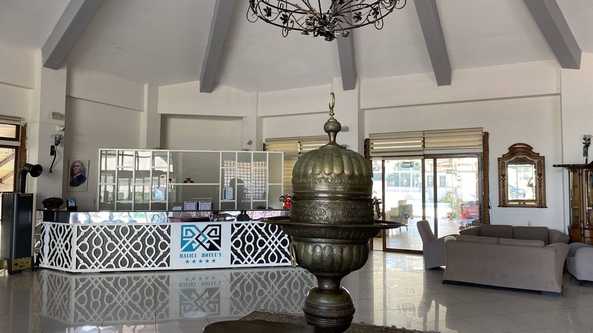 Karahayit Hotel | Halıcı Termal Otel
