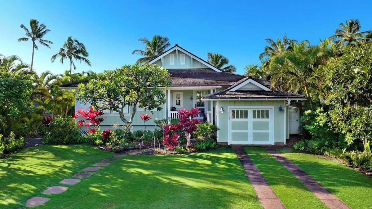 Poipu House | Hale Milo: Charming Garden Cottage in Sunny Poipu!