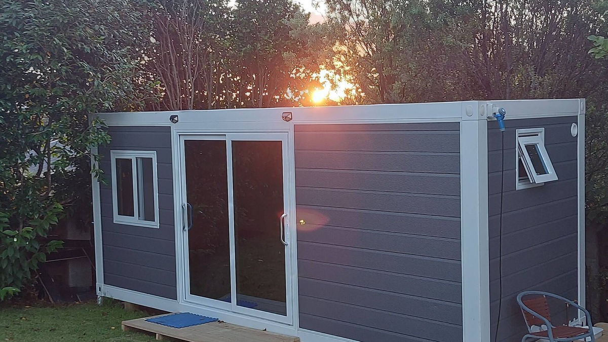 Tauranga Cabin | Haleys cabin. Bedroom with Queen bed and ensuite only. Superb Pool & cabana.