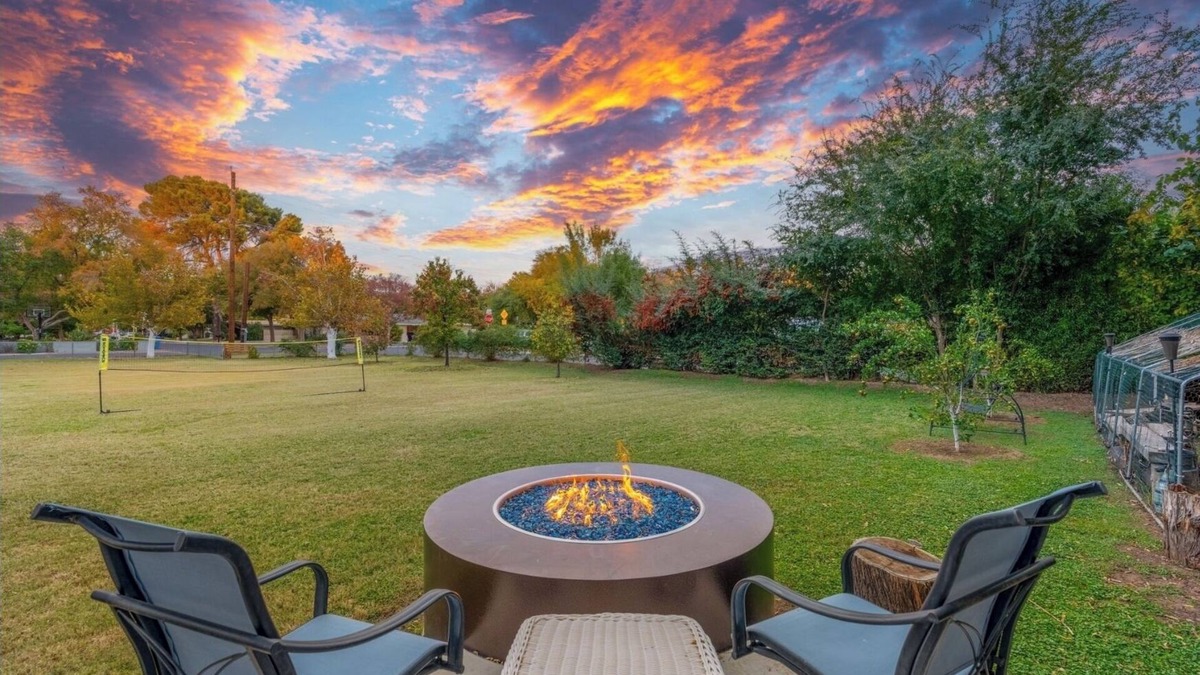 Alhambra Other | Half Acre Spacious 5-bedroom 4 bath farmhouse. WiFi, AC in Phoenix. Weddings!