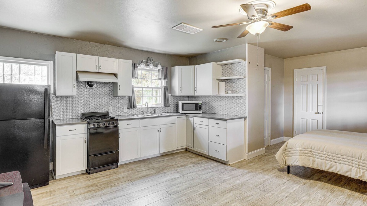 South Overton Cottage | Half-mi to Campus! Lubbock Home w/Fenced Yard