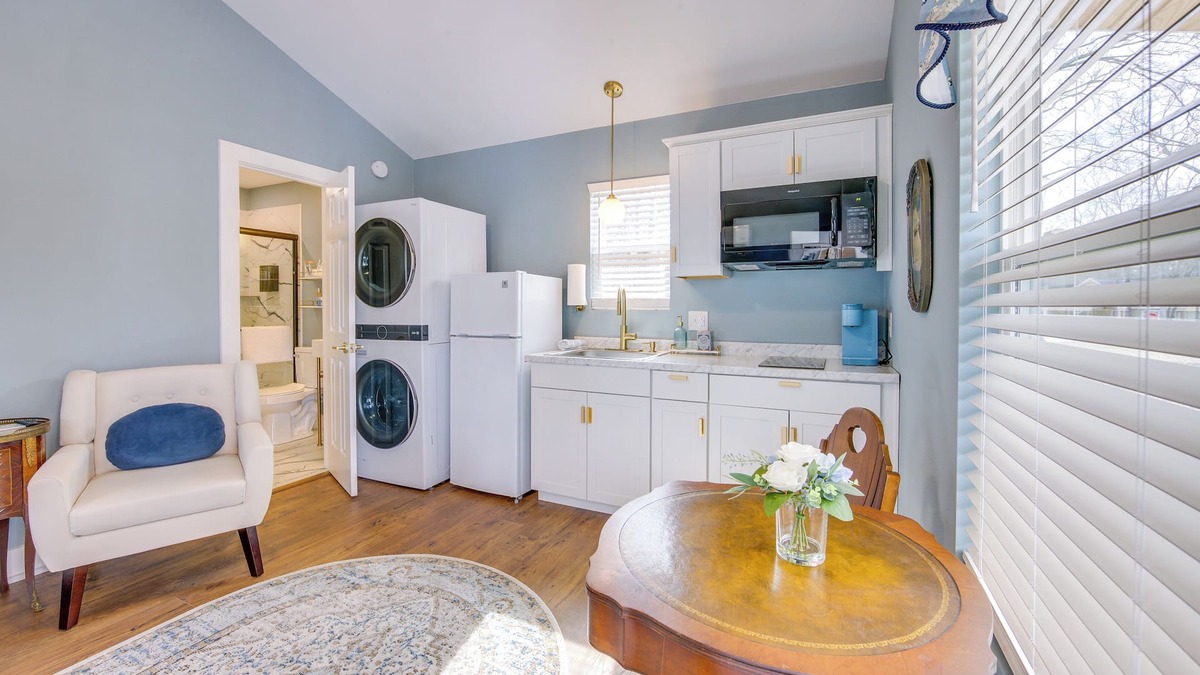 Jefferson Cottage | Half-mi to Dtwn: New Cottage in Jefferson!