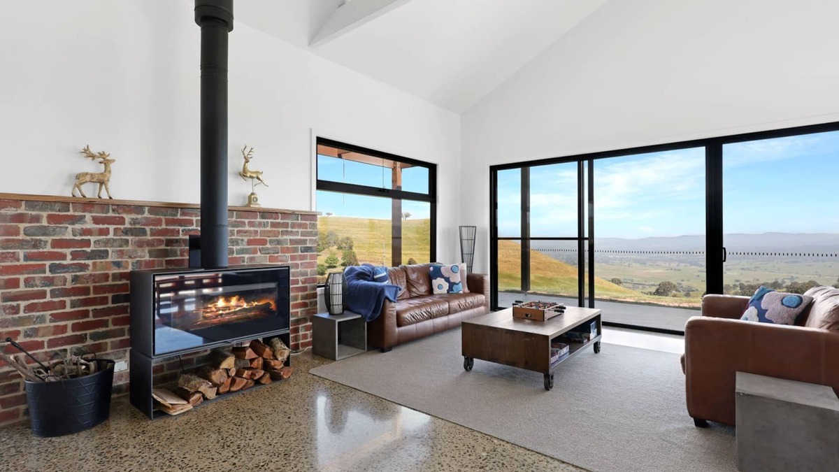 Barwite House | Half Mile High - Merrijig - Sleeps 10