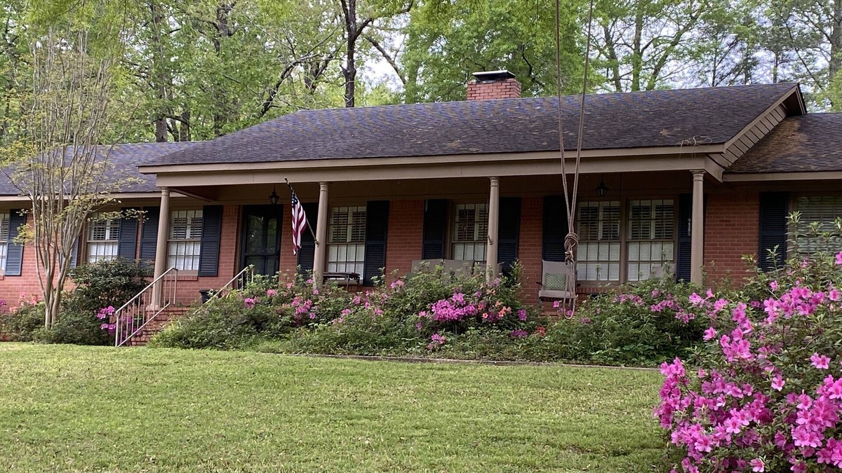 Starkville House | Half Mile to MSU Campus-3 Bed/2Bath Ranch in Cozy Neighborhood!