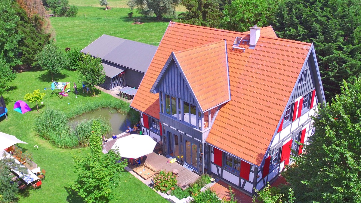 Potzlow House | Half-timbered house on the lake for groups up to 23 guests, with event room and extra kitchen