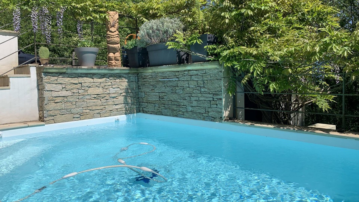 Urrugne House | Halfway between beaches and Basque mountains