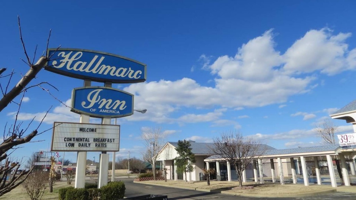 Marion Hotel | Hallmarc Inn