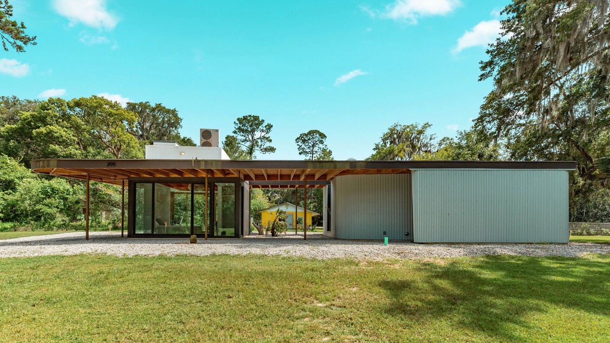Micanopy House | Halo House - Architect's Retreat