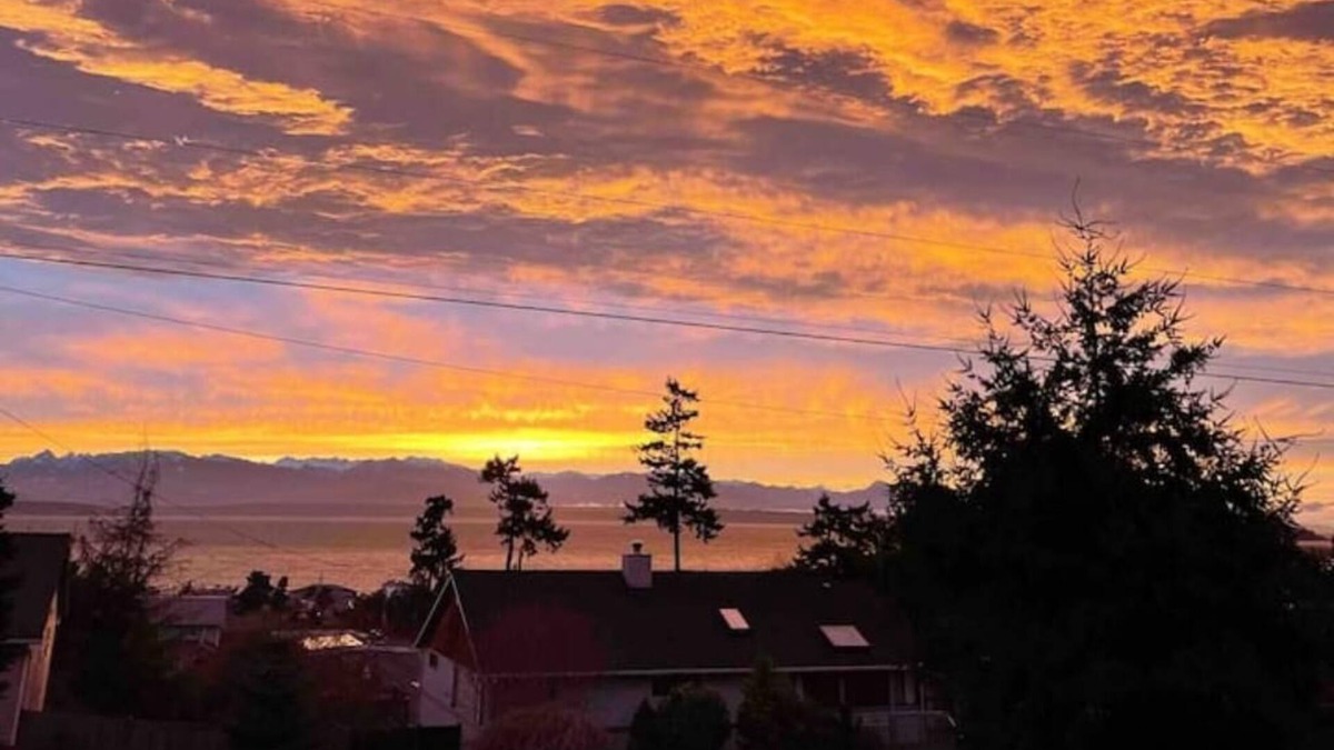 Coupeville House | Halsey Haven! 3 BR Home w/Stunning Views + Sauna!
