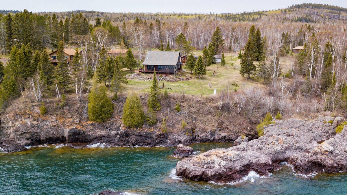 Tofte House | HALSNOY HAVEN ON THE NORTH SHORE OF LAKE SUPERIOR. Unreal Lake Superior views!